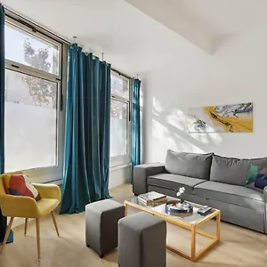 cosy-renovated-studio-in-heart-ofxvieme.fr-paris.fr/